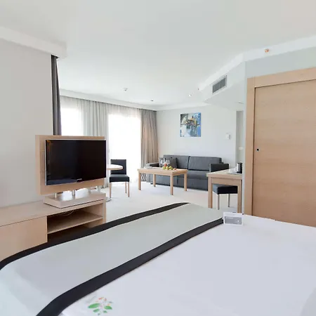 Hotel Ramada By Wyndham Bodrum