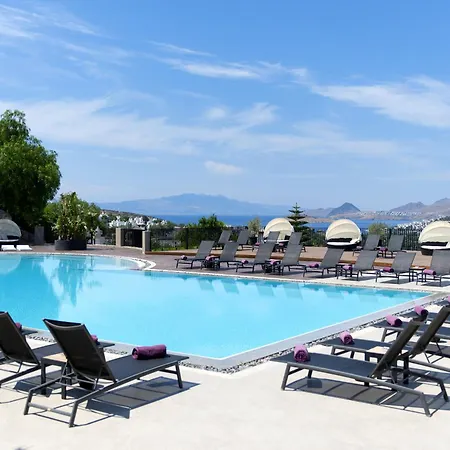 فندق Ramada By Wyndham Bodrum 5*