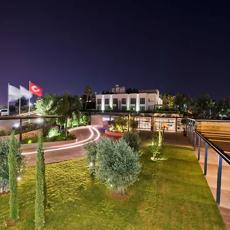 فندق Ramada By Wyndham Bodrum 5*