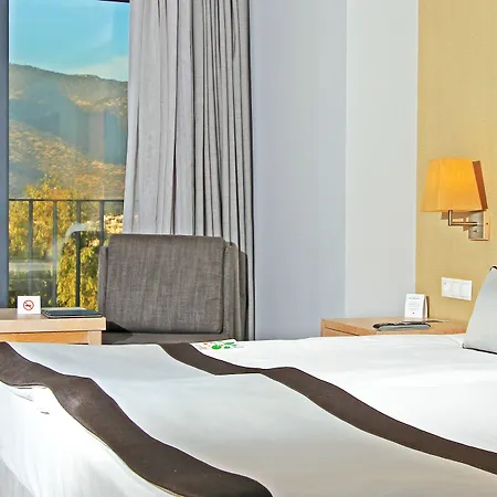 فندق Ramada By Wyndham Bodrum 5*